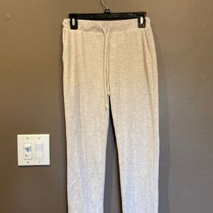 Woman’s size small socialite joggers in oatmeal color new with tags
Item #30